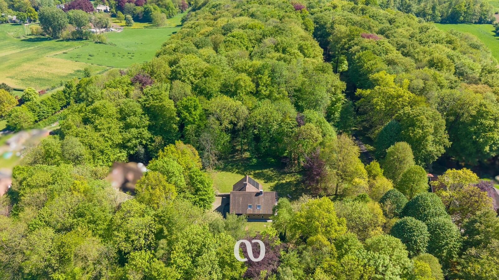 Uitzonderlijk gelegen woning op 5.000 m² met 5 slaapkamers en volledige privacy 