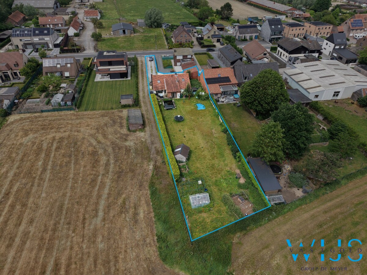 Te renoveren of af te breken open bebouwing op 1.537 m² in Waarschoot ! 