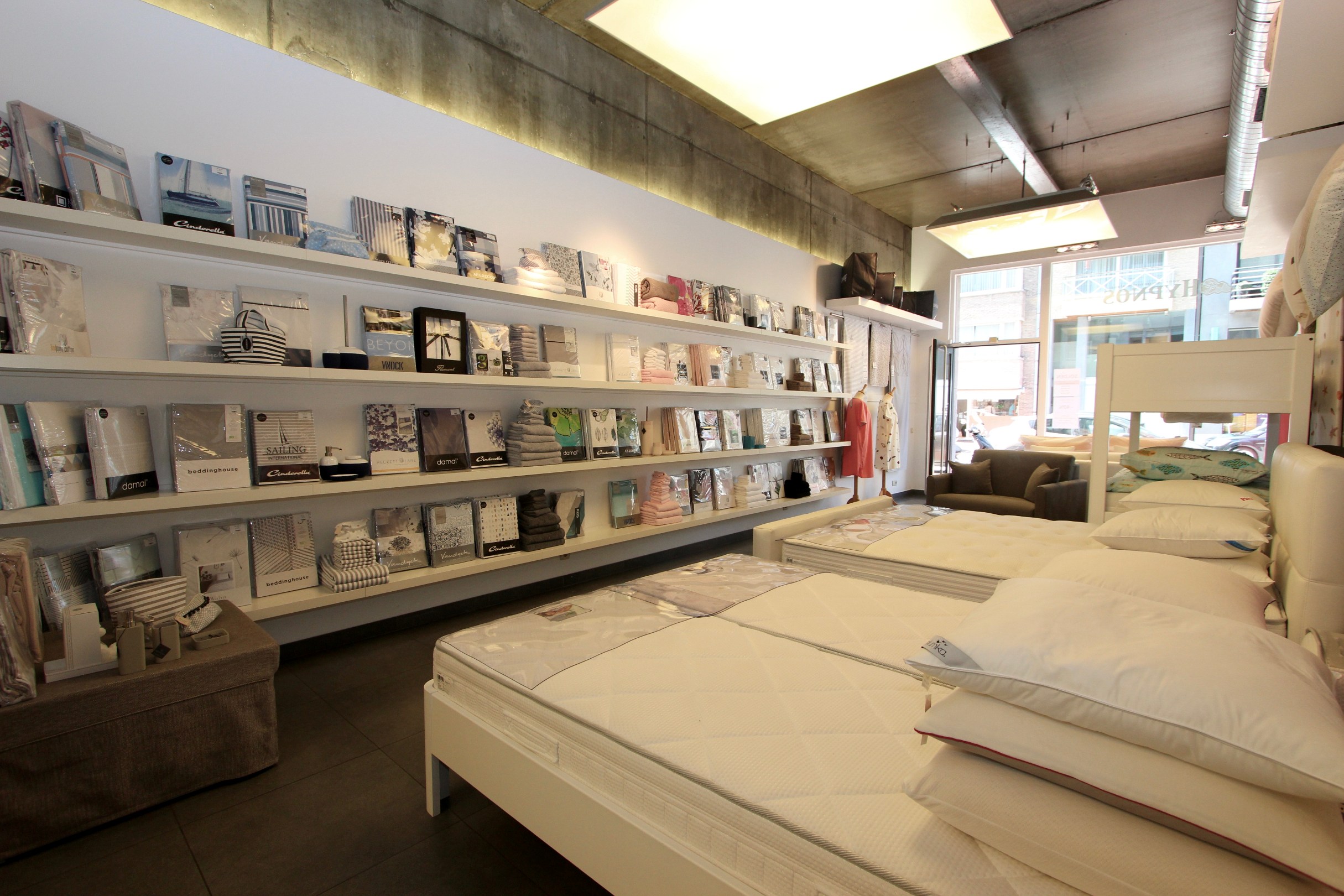 Discreet dossier - verhuurd handelspand op de Dumortierlaan 