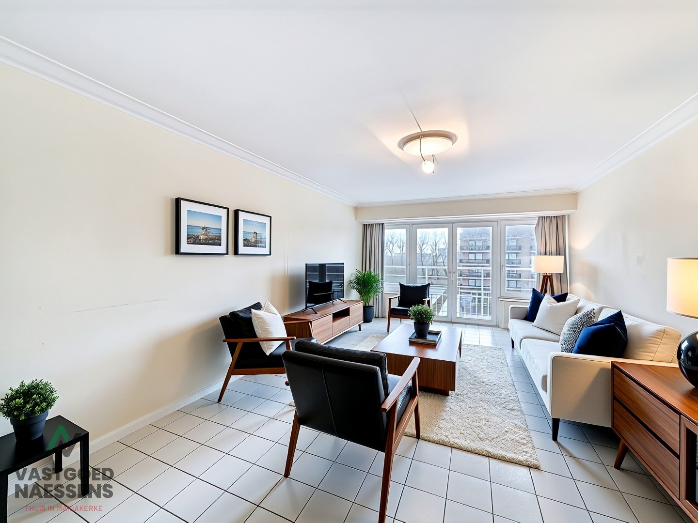 Prêt à emménager, appartement d'une chambre près de la digue. 