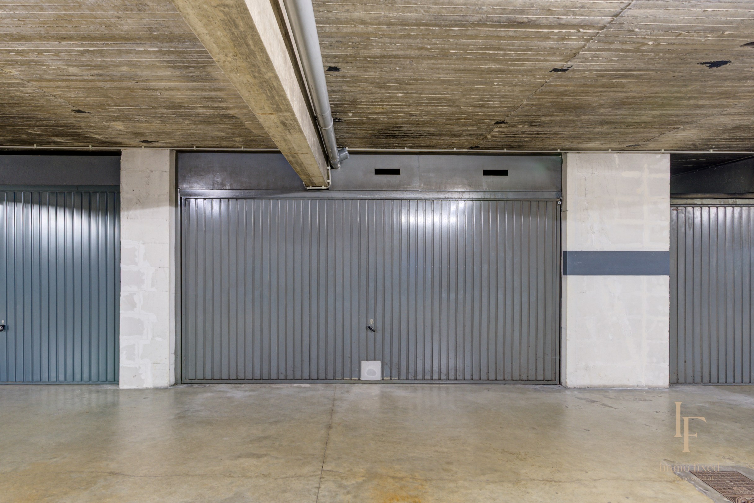 Te renoveren parel met potentieel + garagebox te Berchem! 