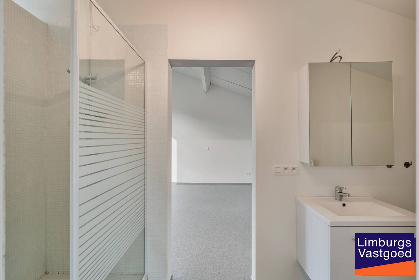 Exclusieve woning met praktijkruimte en zicht op weilanden 