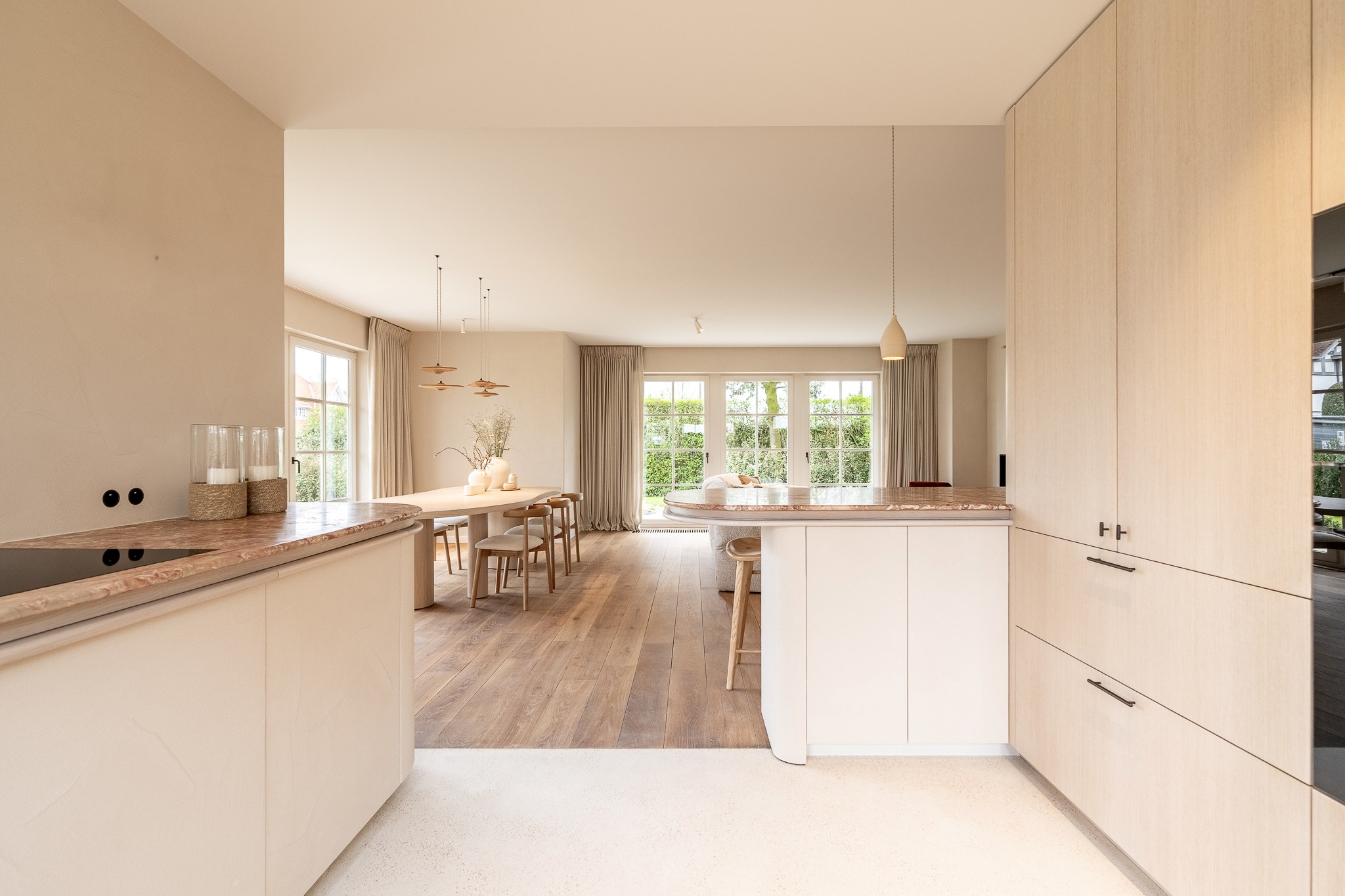 Prachtig gerenoveerde  halfopen woning op topligging nabij centrum, zee en strand 