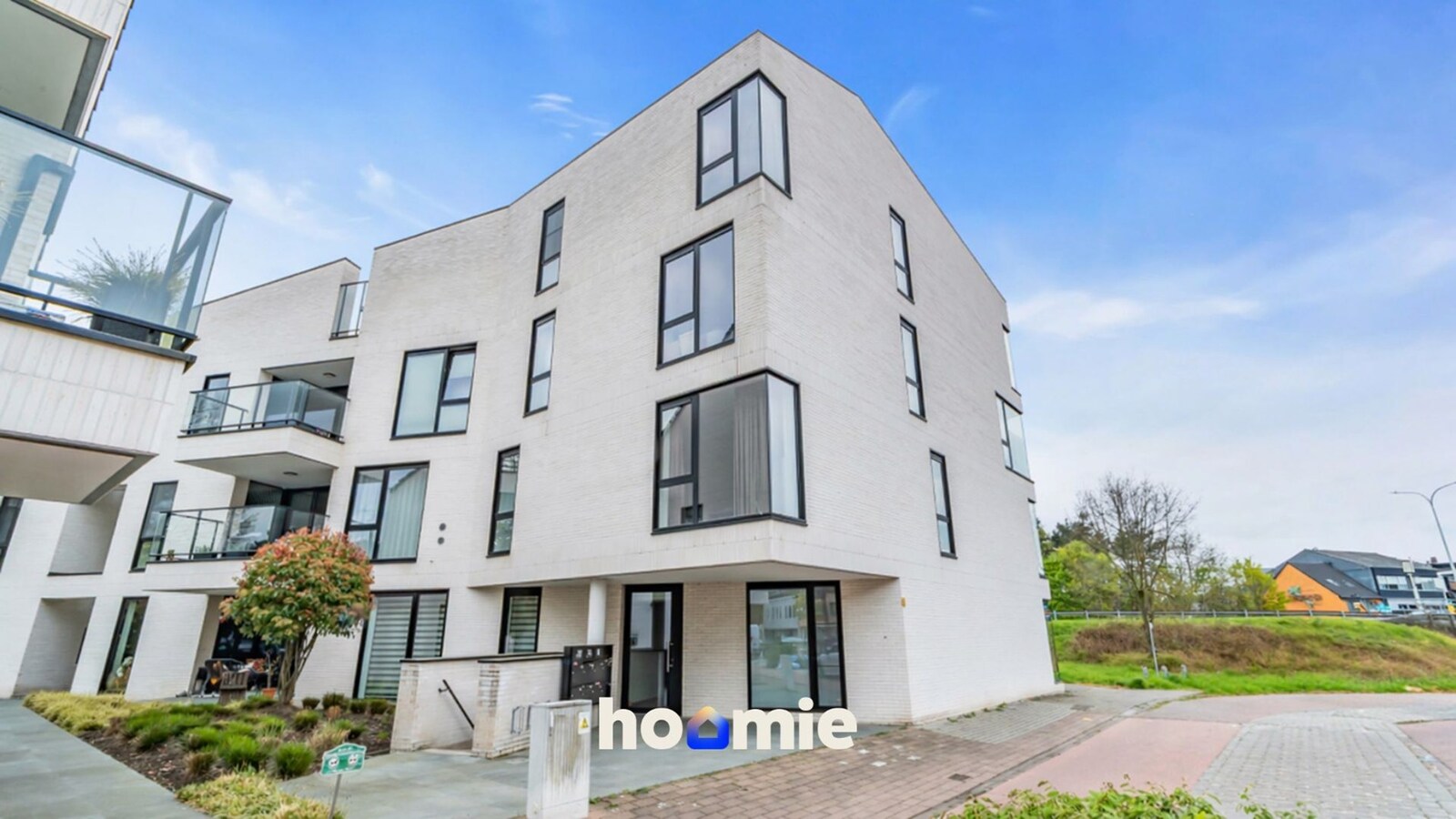 Benedenwoning te koop in Genk