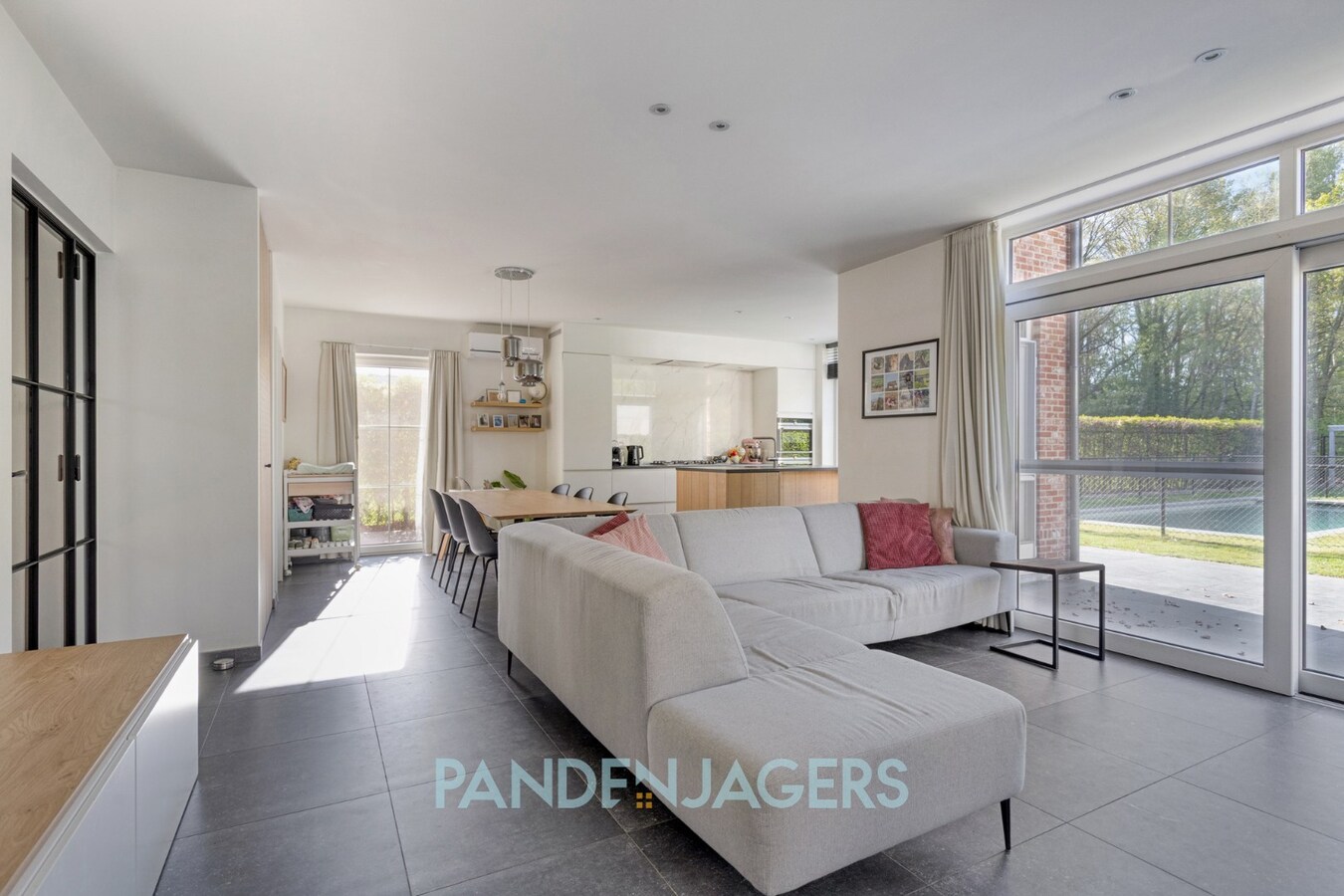 Recente woning (2018) met zwembad te Duffel 