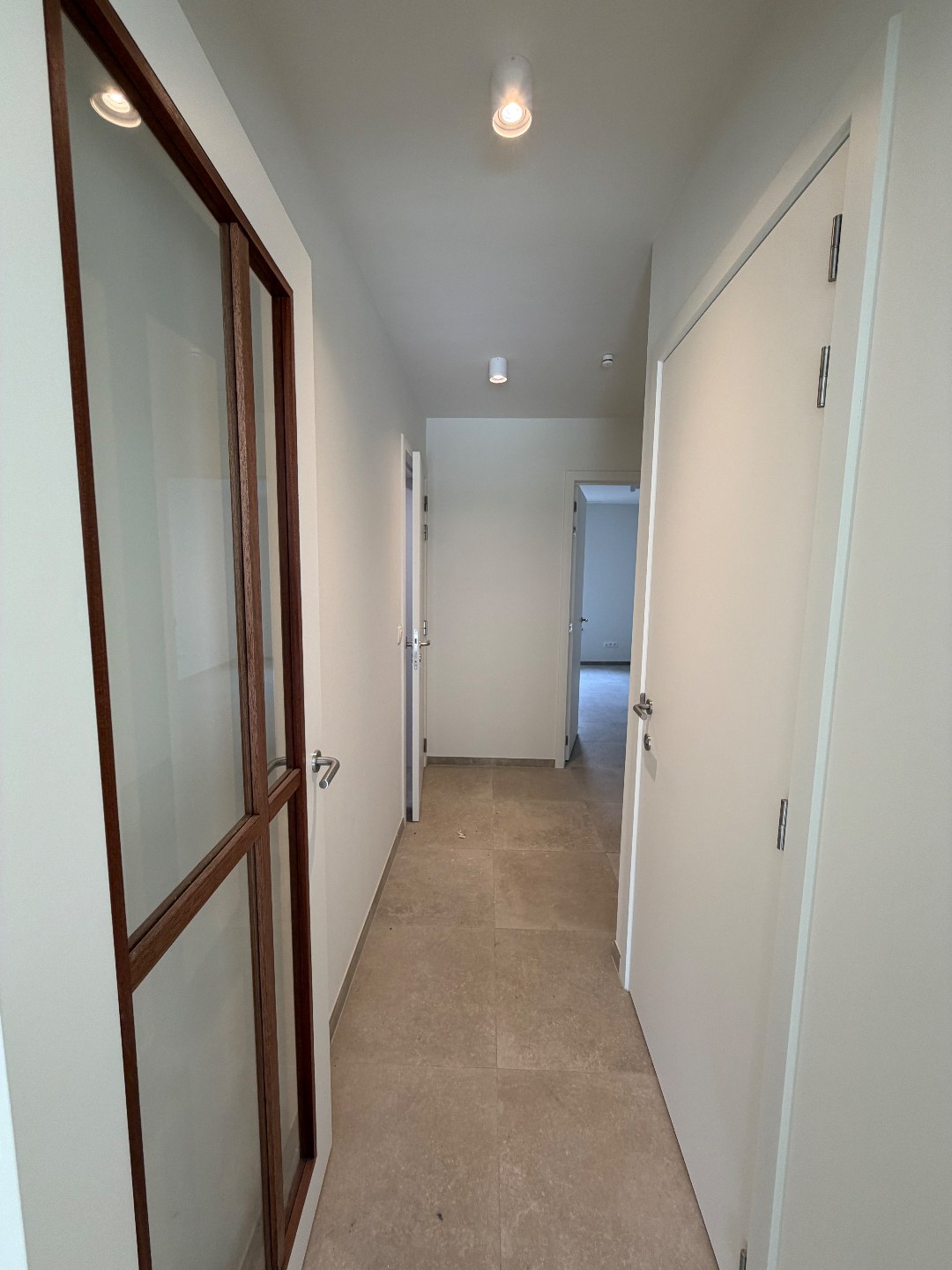 Nieuwbouw gelijkvloers appartement met 2 slaapkamers te huur in centrum Geel! 