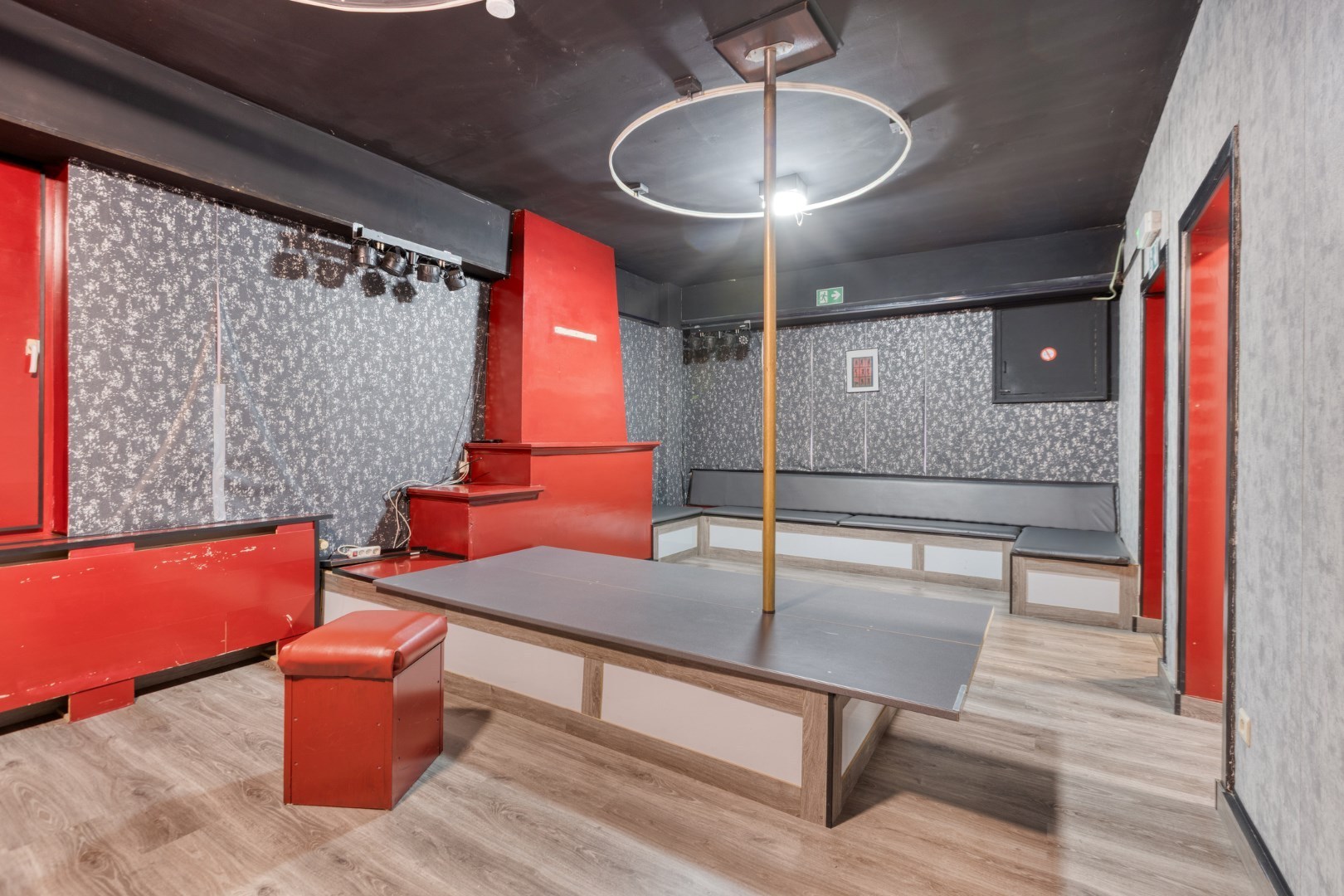 Handelshuis met tal van mogelijkheden in Geel 