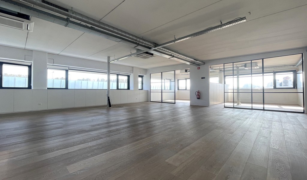 Recente kantoren en magazijnen te huur in Westpoort Zwijndrecht