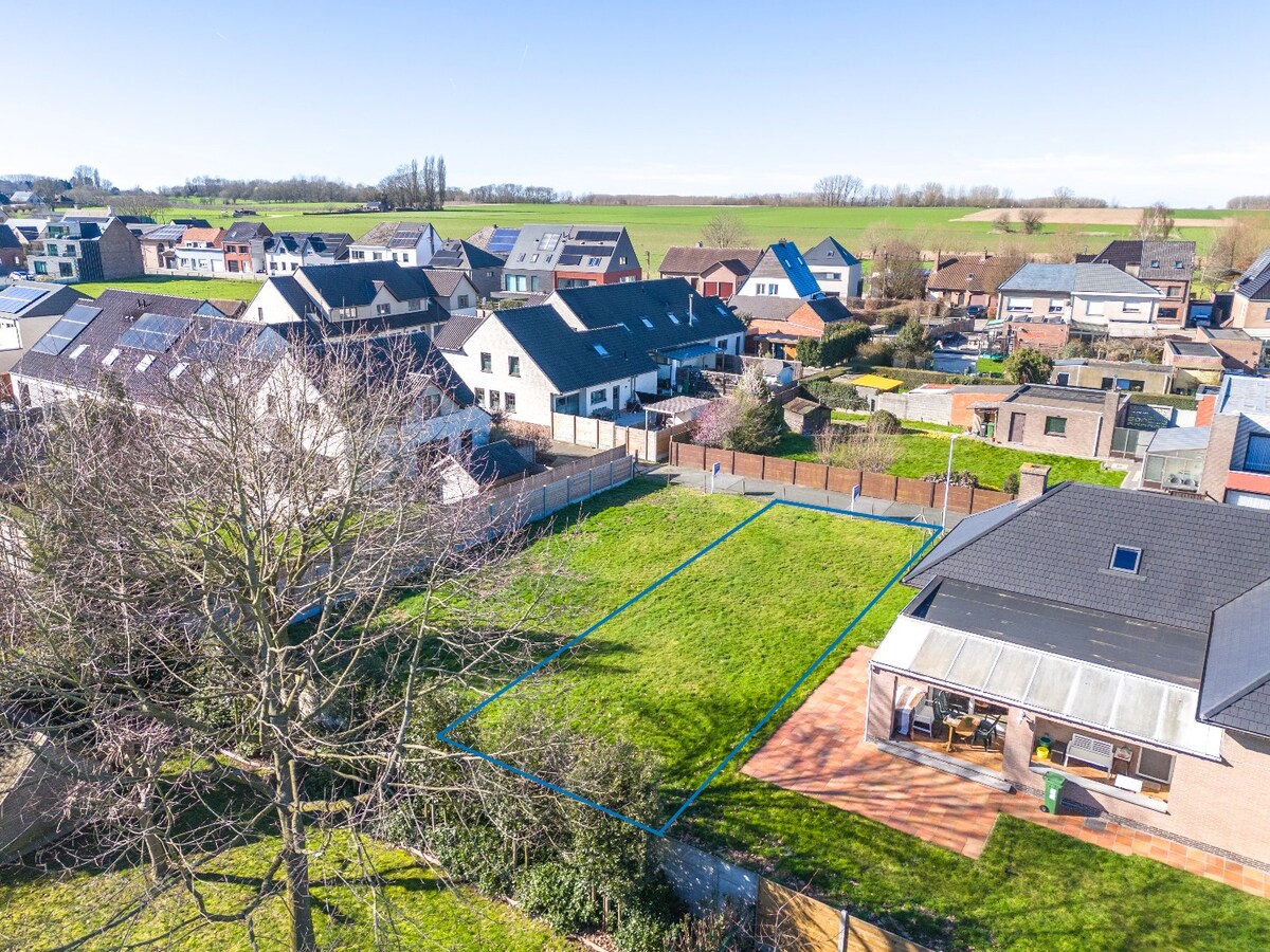 Residentieel gelegen bouwgrond voor HOB te Hillegem 