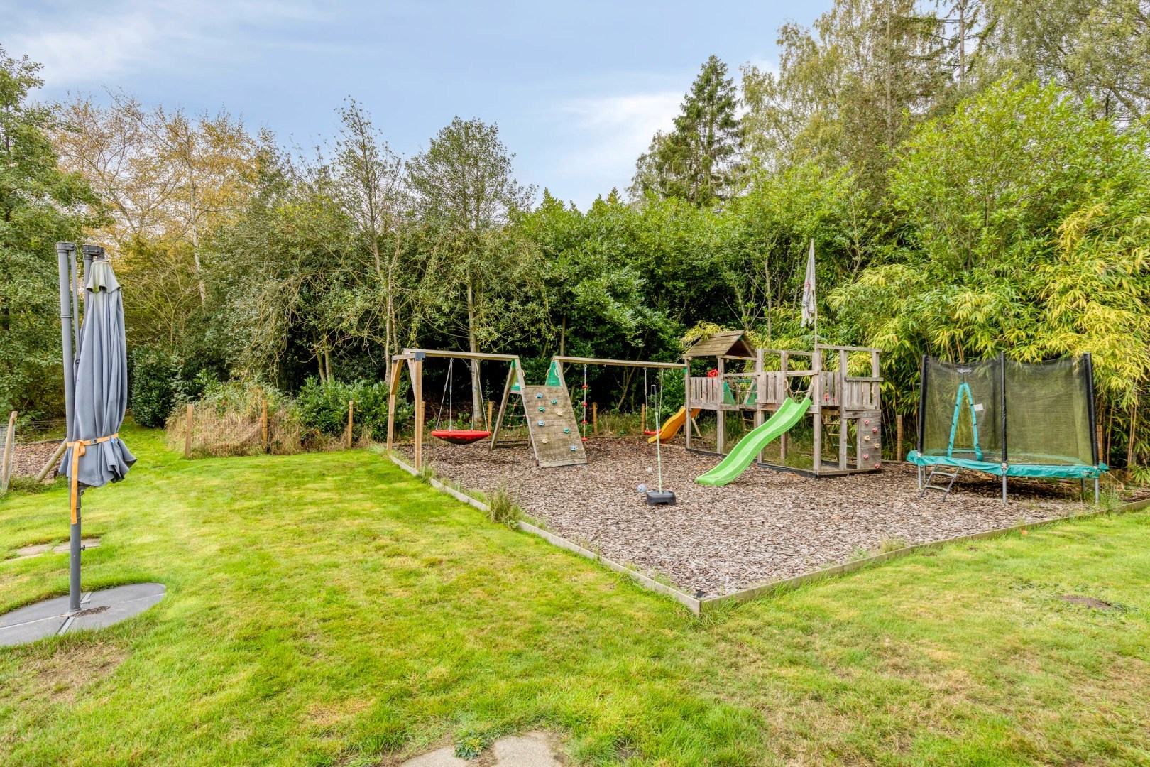 Uniek perceel van 2 ha. en 34 are met 3 prachtige vijvers 