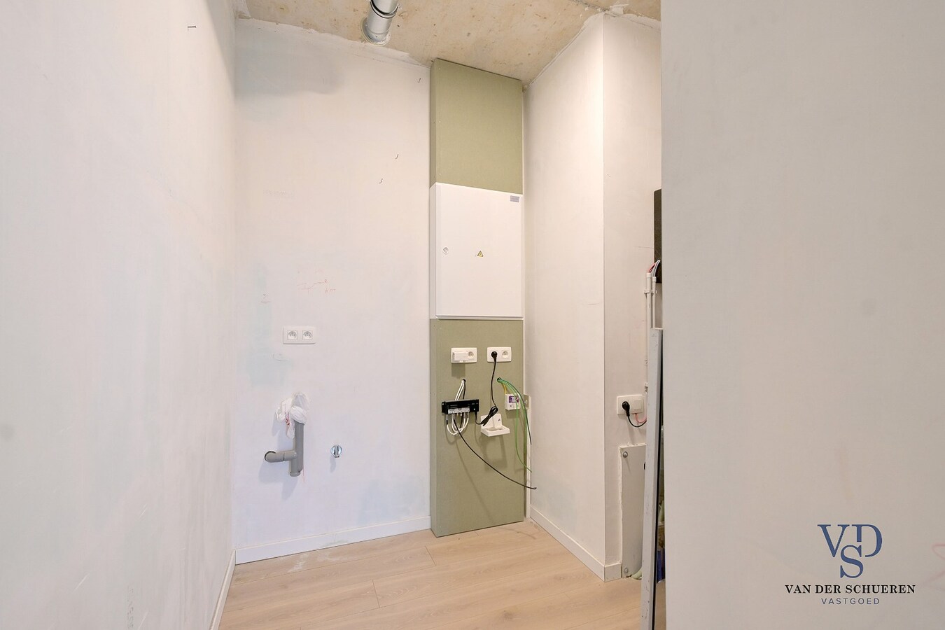 Luxueus 1-slp-appartement met staanplaats (ondergronds). 