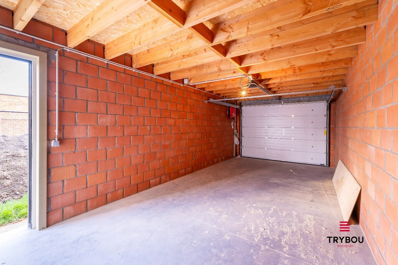 2 hoogwaardig afgewerkte nieuwbouwwoningen met garage 