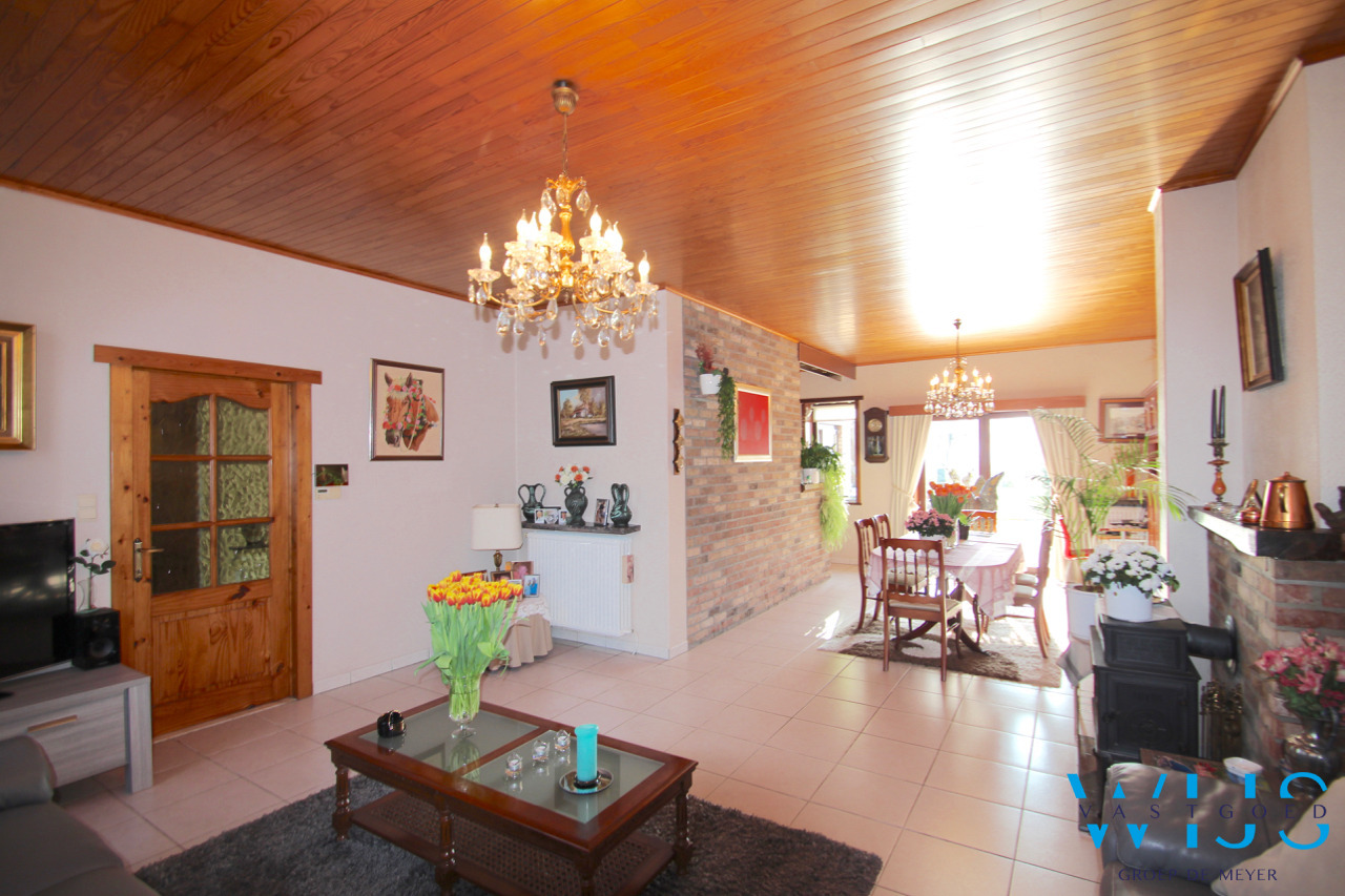 Zeer ruim woonhuis op een ideaal perceel te ADEGEM ! 