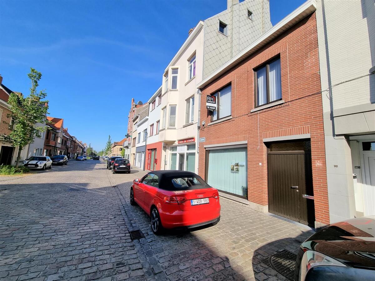 Ruime, te renoveren woning met klein atelier - Zeebrugge 