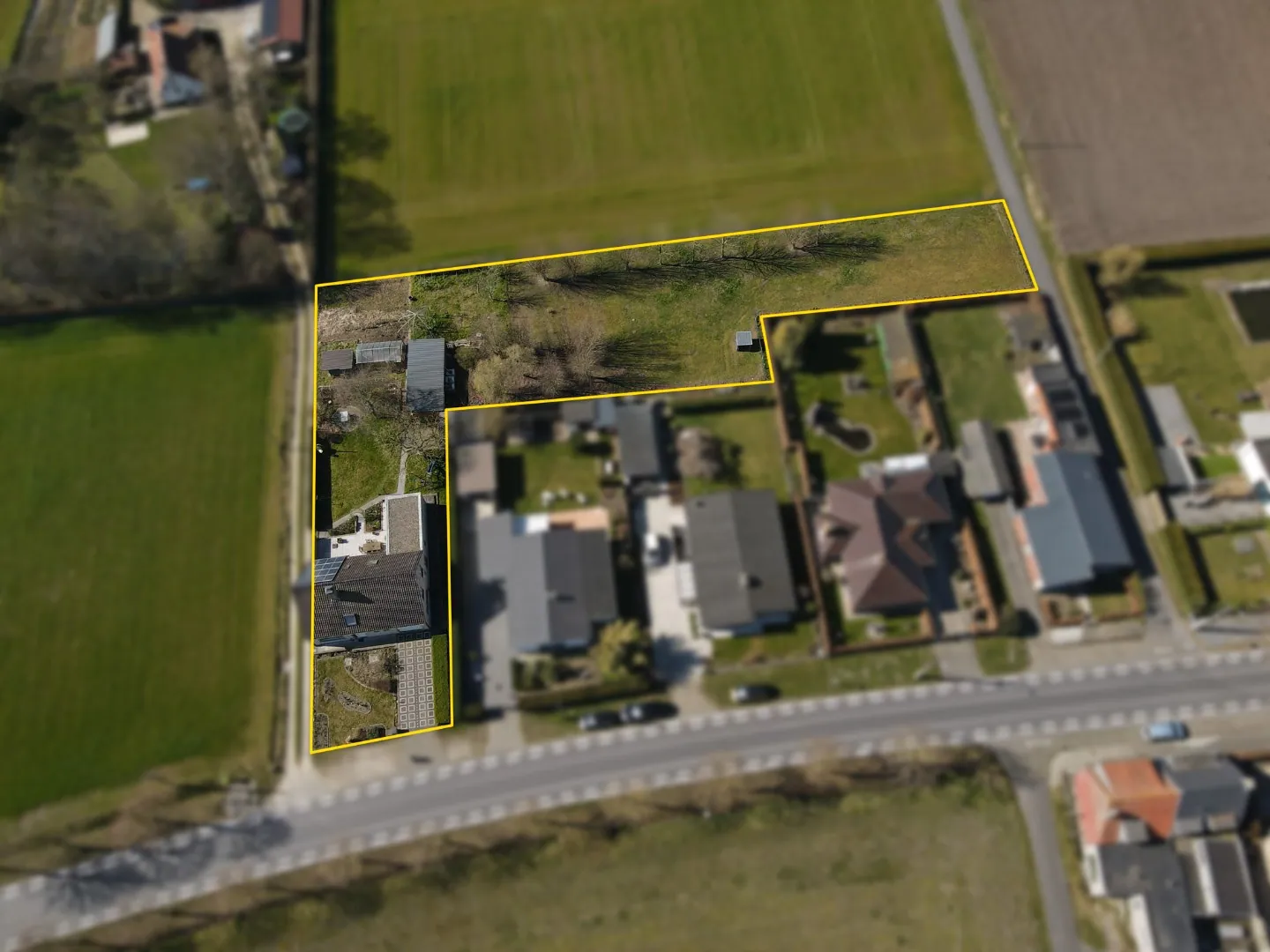 Landelijke gelegen open bebouwing op 2.568 m² te Eernegem