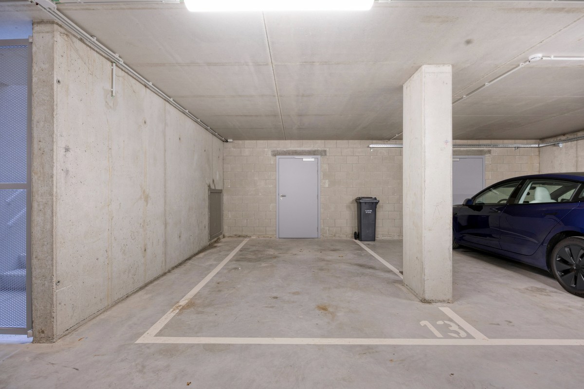 Instapklare woning met zeer goede afwerking, 3 slaapkamers, 3 badkamers, tuin, terras en autostaanplaats in het centrum van Tienen – EPC 27 kWh/m² - bewoonbare opp. 172 m² 