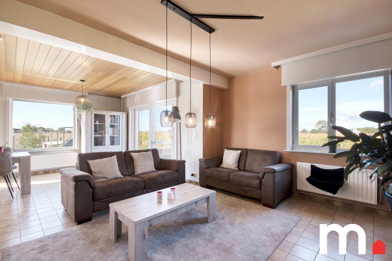 Unieke villa omringd tussen de velden en prachtige verzichten ! 