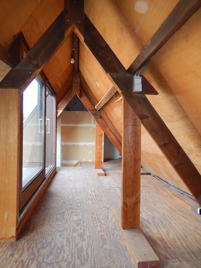 Op te frissen woning met tuin in hartje van Brugge! 