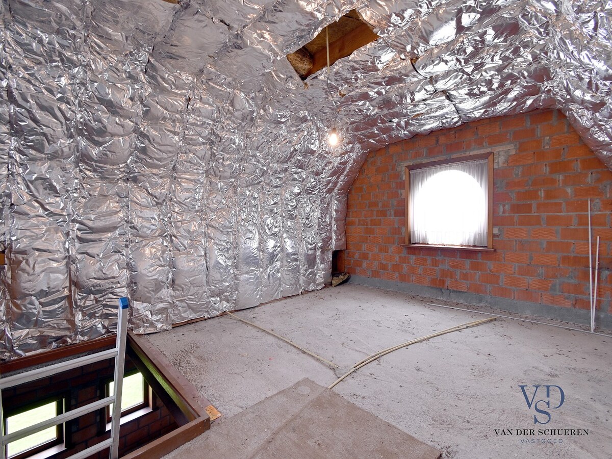 Knappe villa in 't groene Schelderode (EPC van 216 !). 