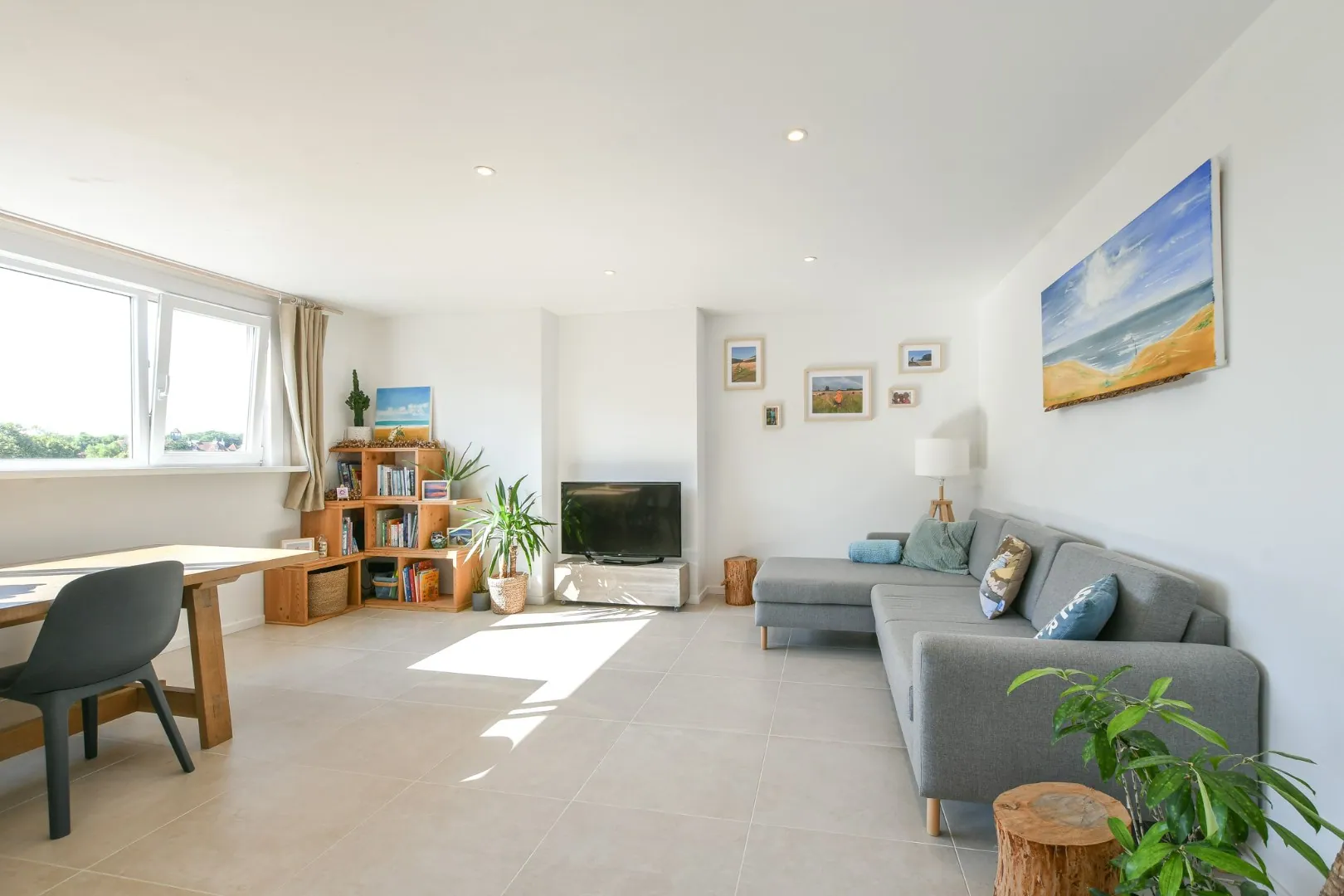 Modern en Ruim Duplex Appartement in De Haan: Stijlvol, Energiezuinig en Ideaal Gelegen