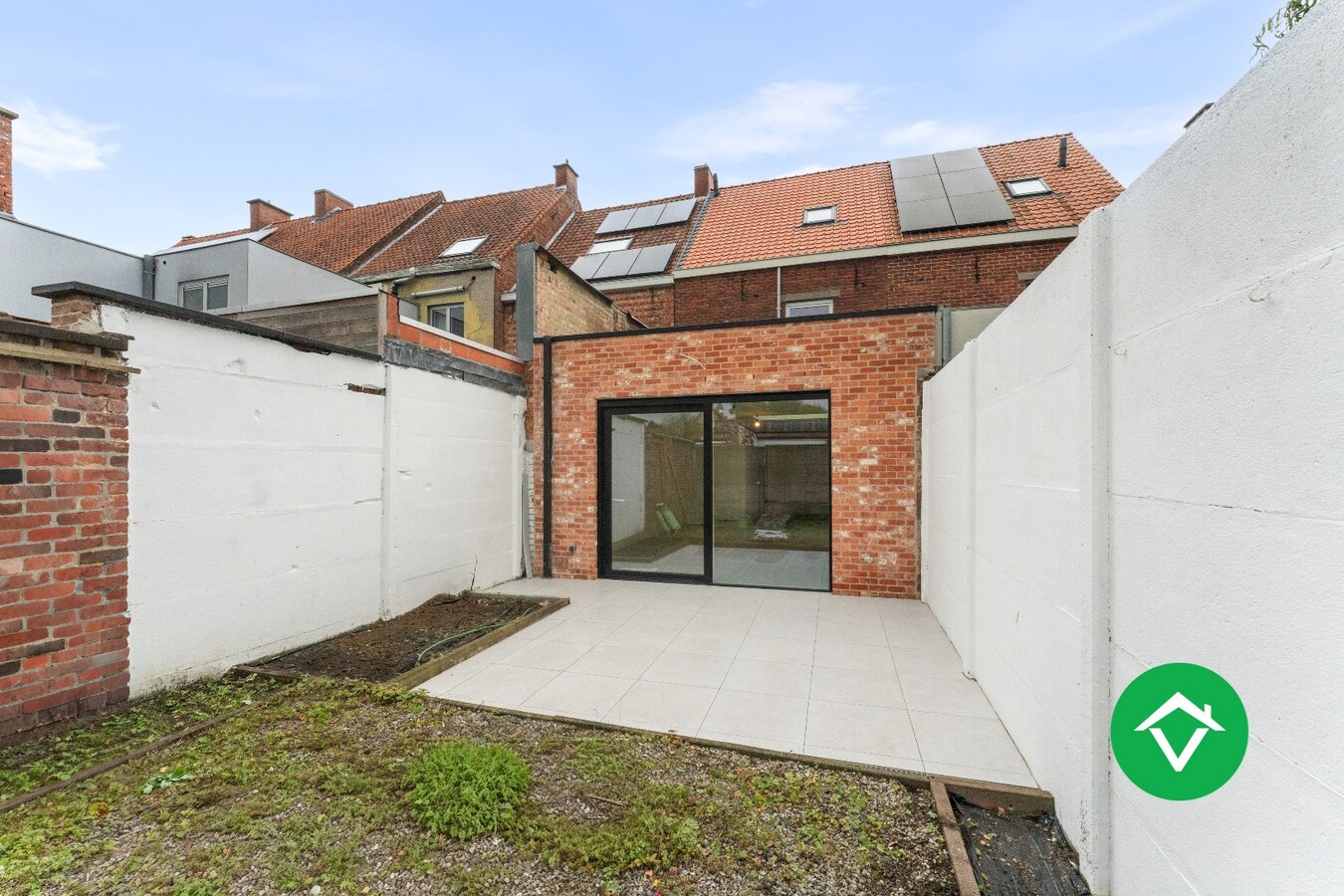 Rijwoning met 4 slaapkamers en stadstuin op centrale ligging te Roeselare 