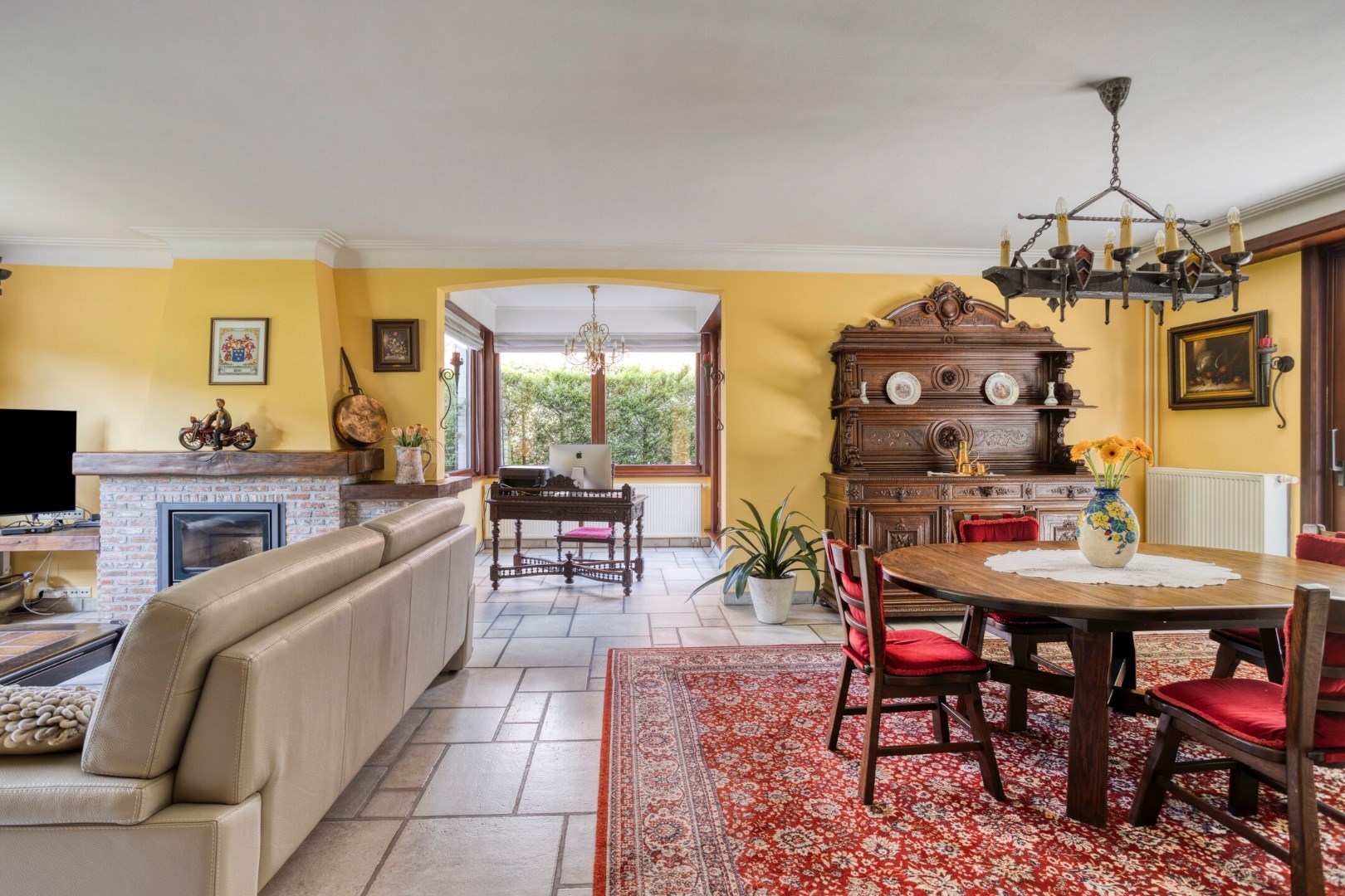 Charmante woning van 256 m2 met 4 slaapkamers te Wommelgem! 