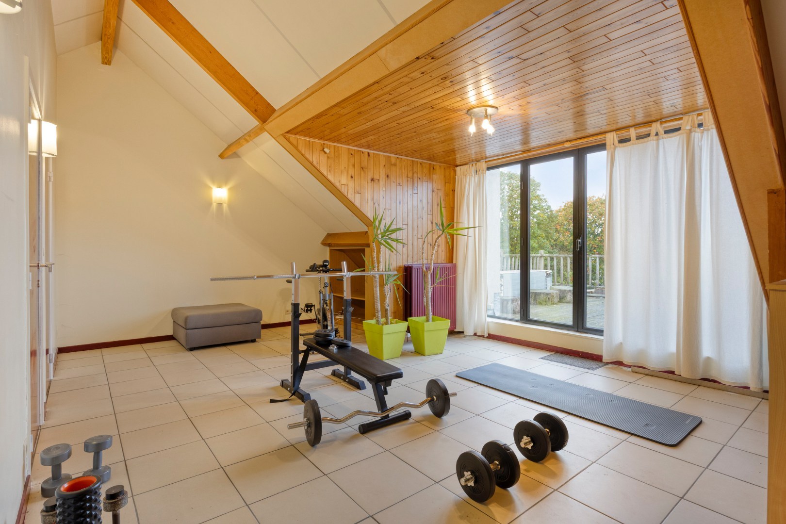 Instapklaar dakappartement met 1 slpk. in centrum Olmen! 