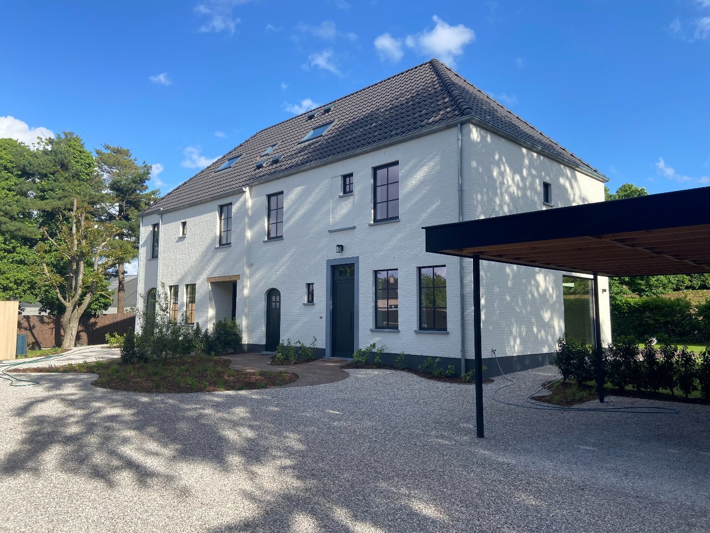 Exclusieve, energiezuinige nieuwbouwwoning op een discrete ligging te Waregem! 