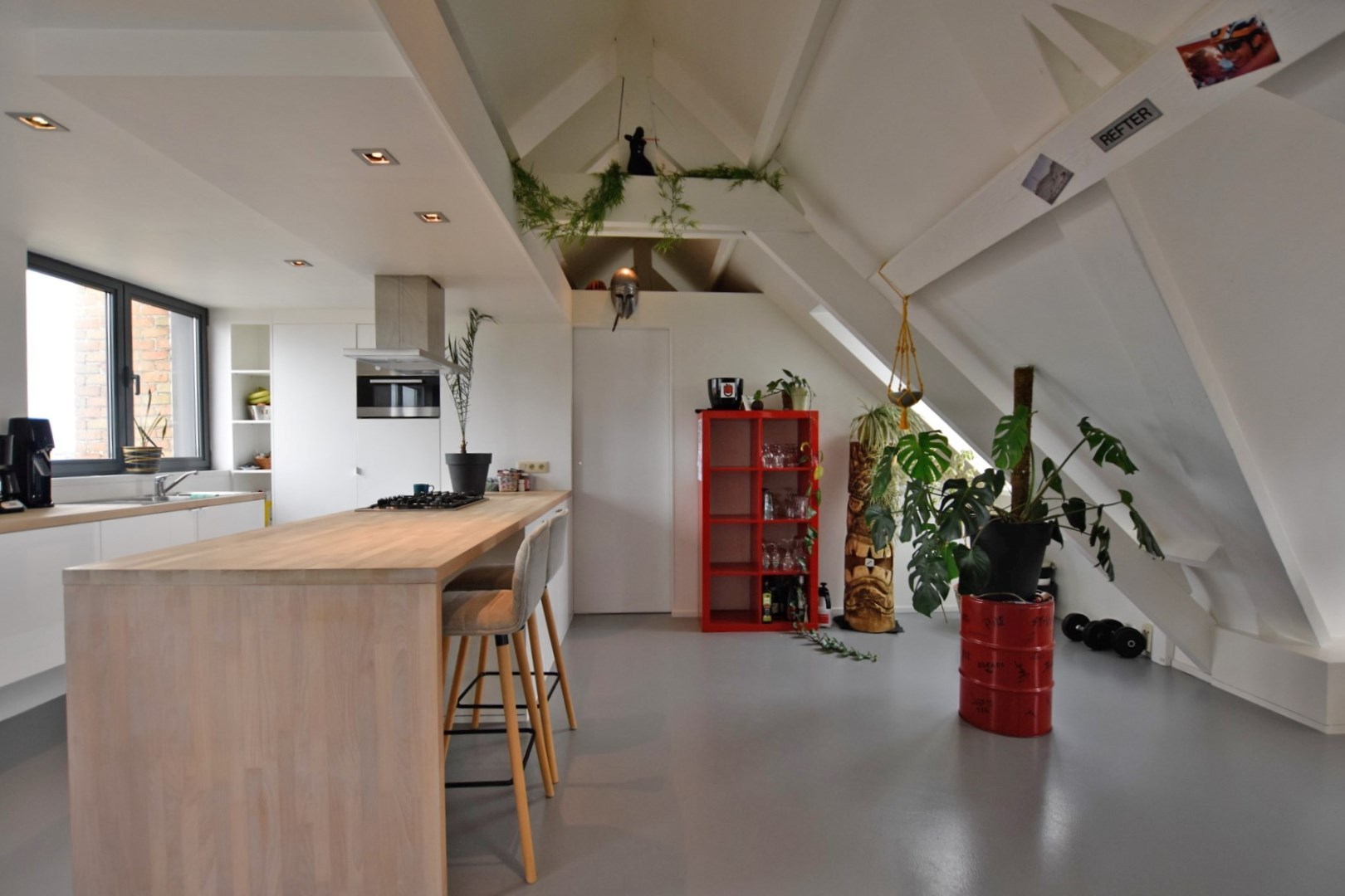 Prachtig dakappartement (loft-stijl) 68 m², gelegen op het Marktplein. 