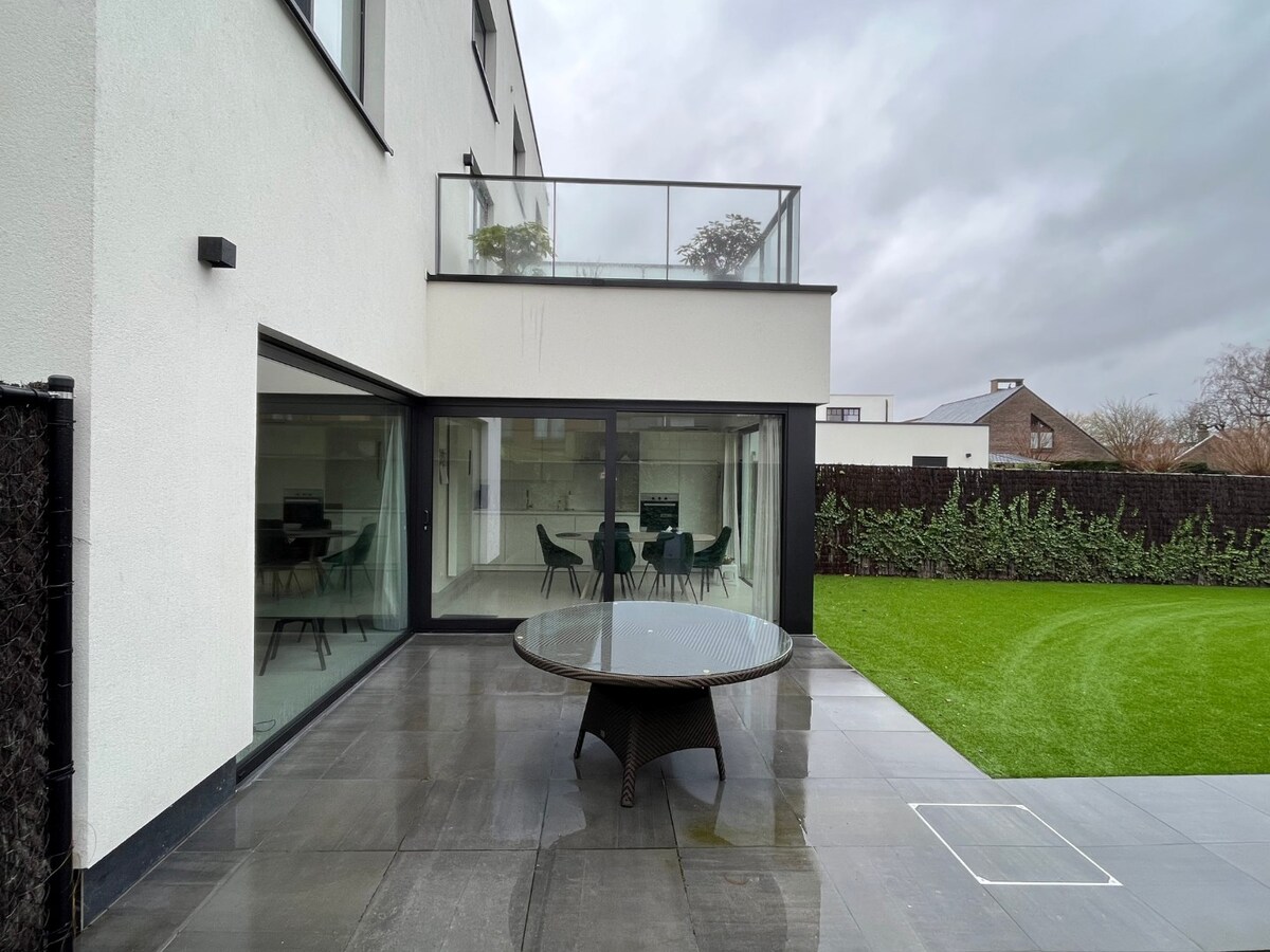 Energiezuinig, gelijkvloers 2-slpk-appartement 