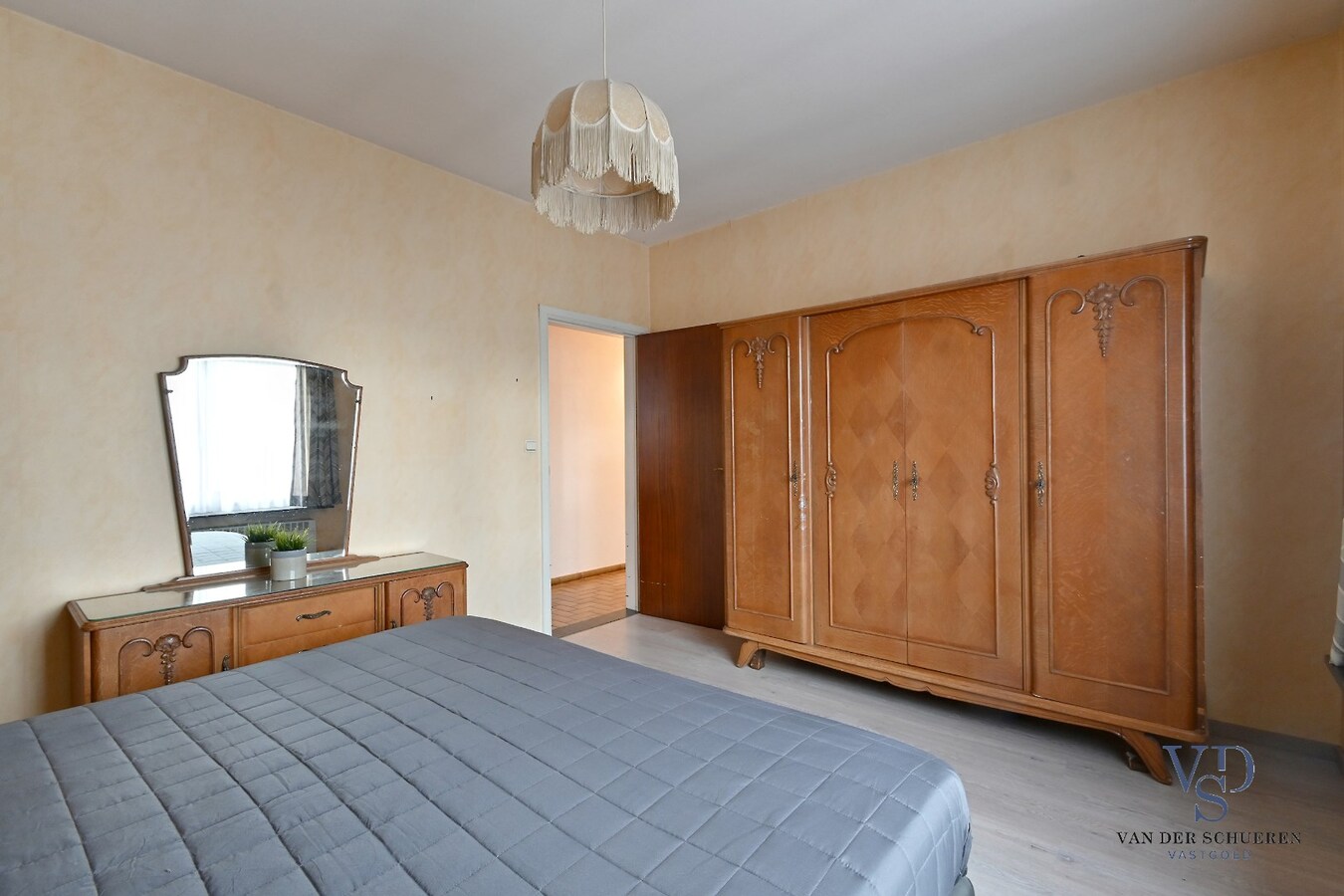 Degelijke laagbouw met grond (> 3600 m²). 