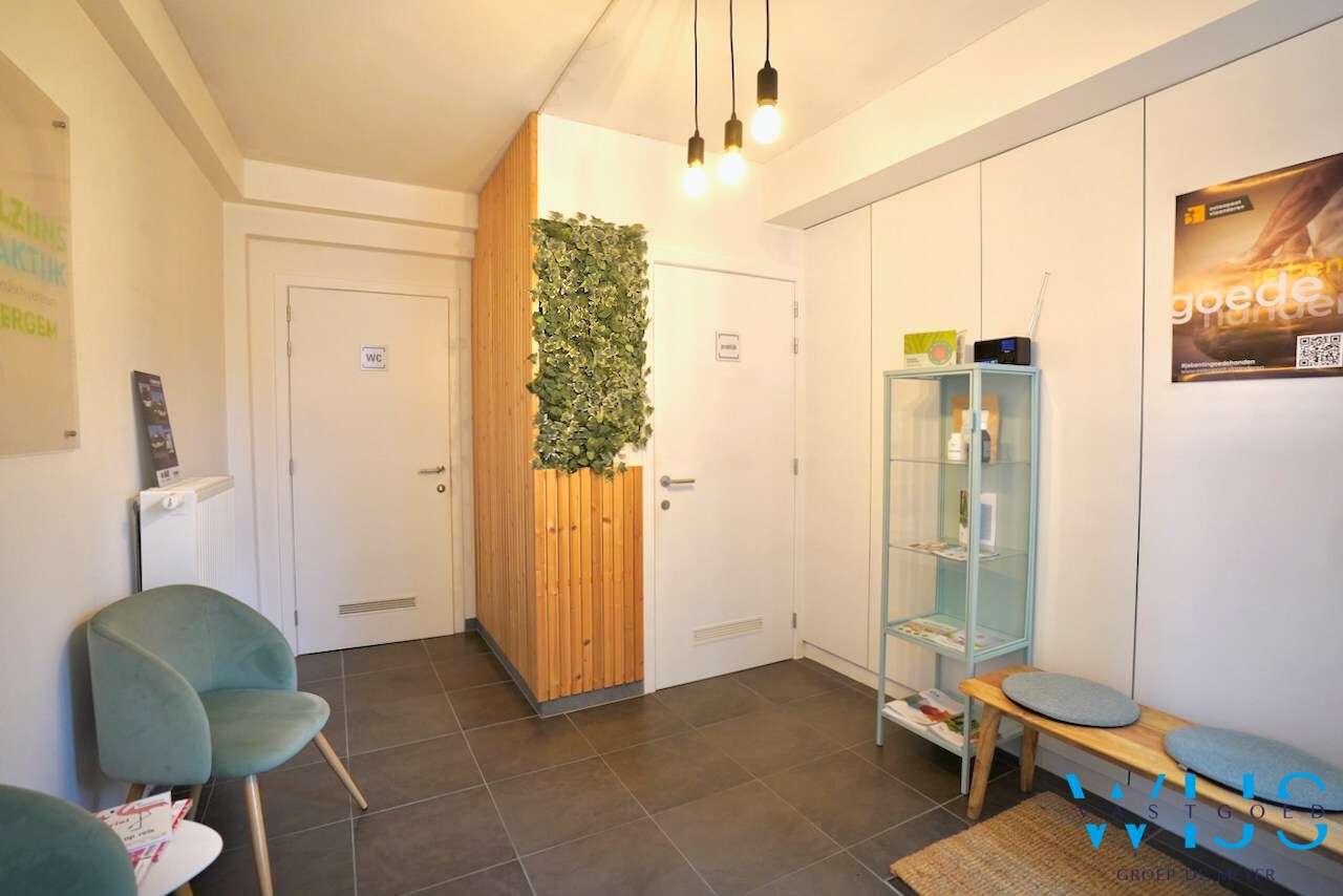 Zeer goed gelegen handelsruimte te CENTRUM EVERGEM ! 