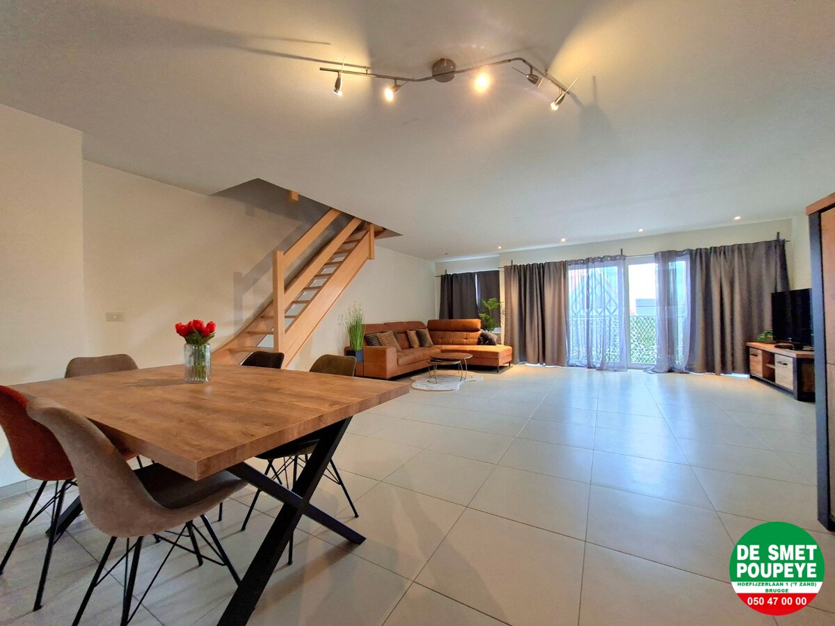Ruim duplex appartement nabij 't station 
