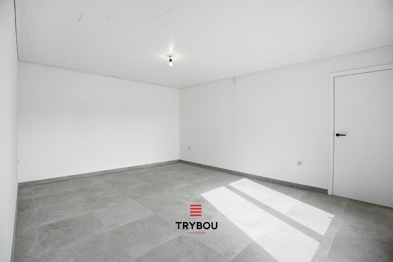 Ruime halfopen woning met 6 slaapkamers in Houthulst! 