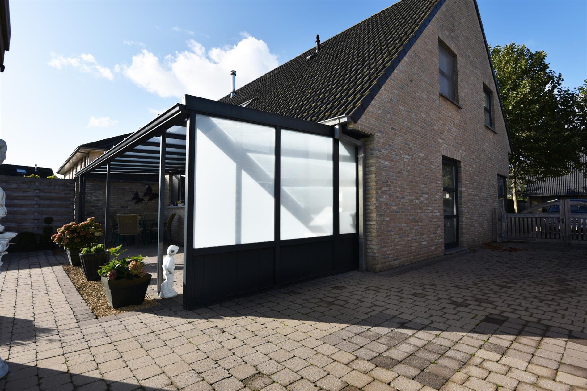 Recente gezinswoning met 3 slaapkamers, rustig gelegen te Adegem. 