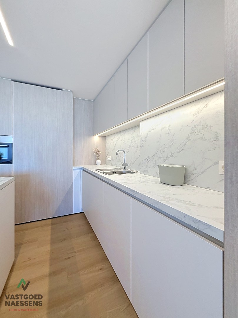 Magnifique appartement rénové de 3 chambres avec vue sur la mer. 