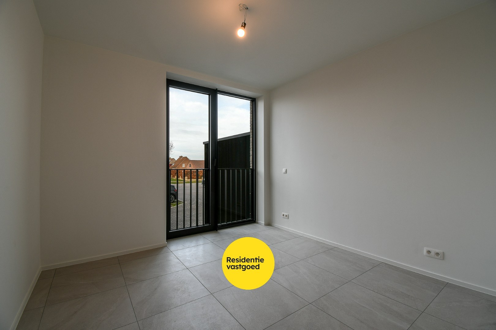 Nieuwbouw appartement met één slaapkamer en garage te huur in Oudenburg 