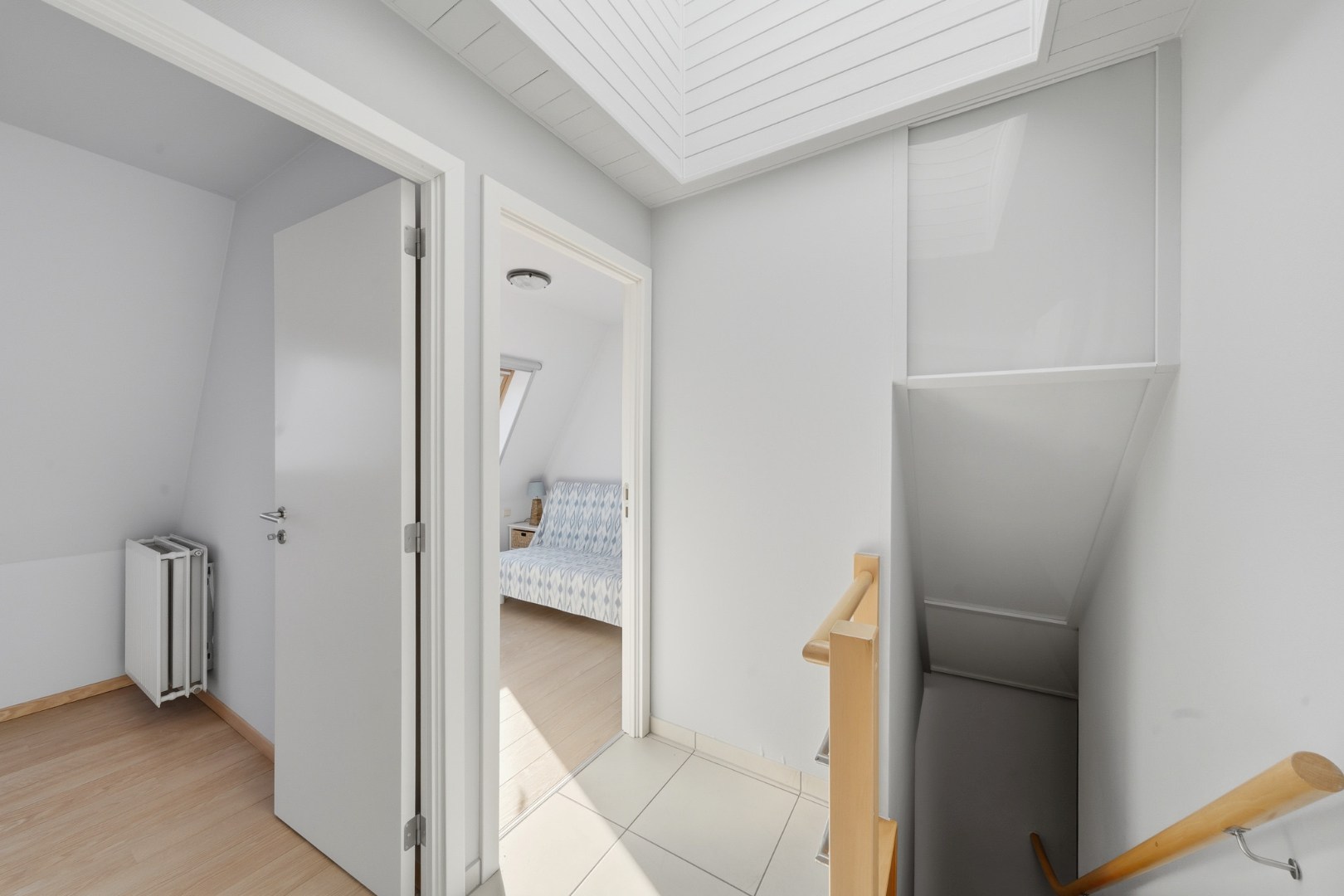 Instapklaar duplexappartement met open zicht en terras in Bredene 