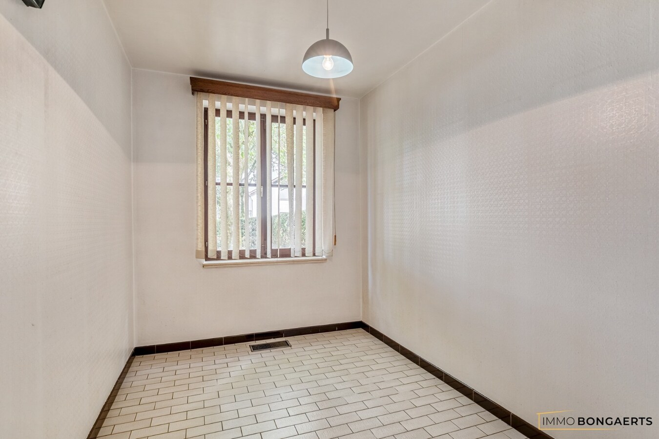 Prachtige villa met praktijkruimte en royale tuin in Houthalen-Oost 