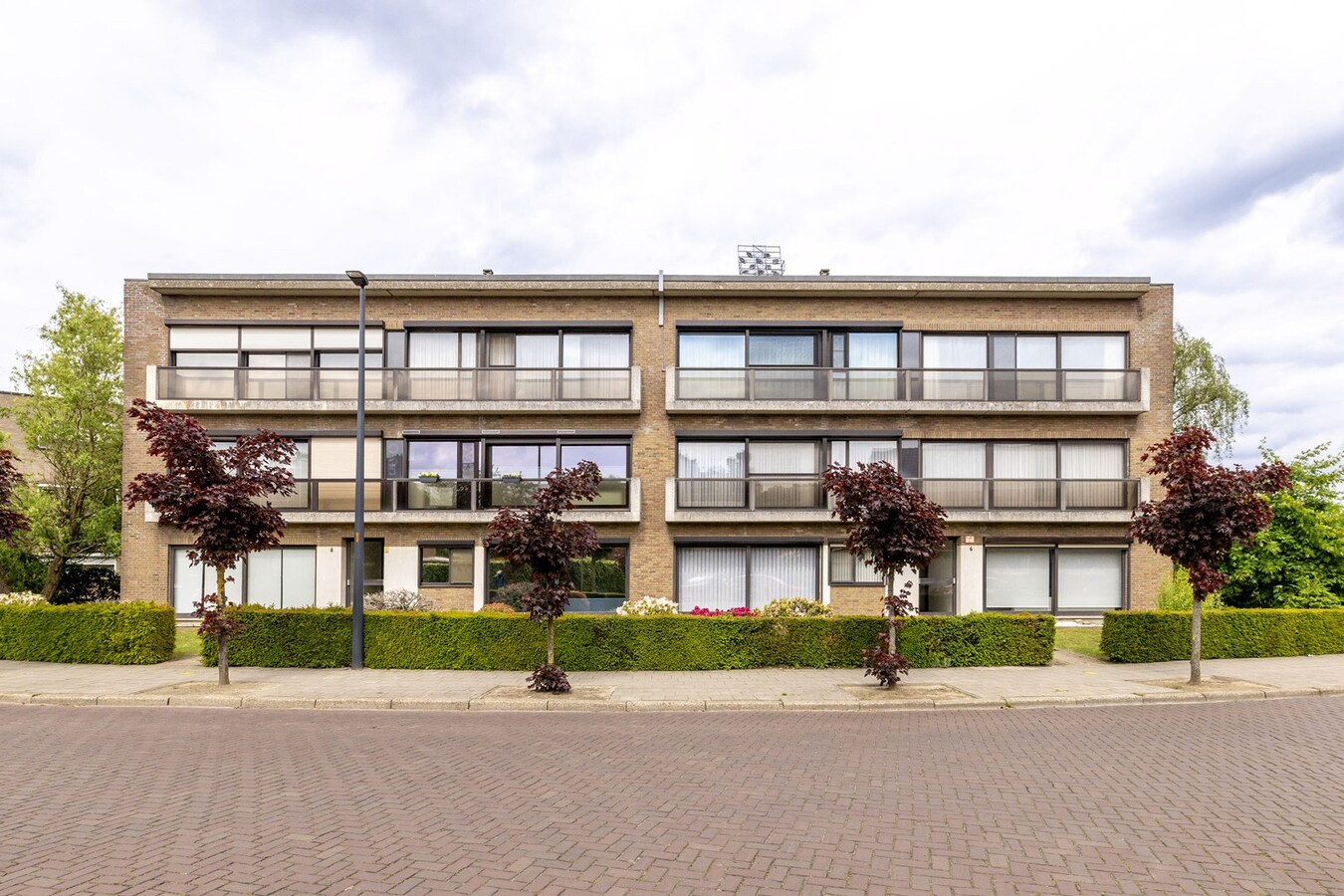 Instapklaar appartement met 2 slpks 
