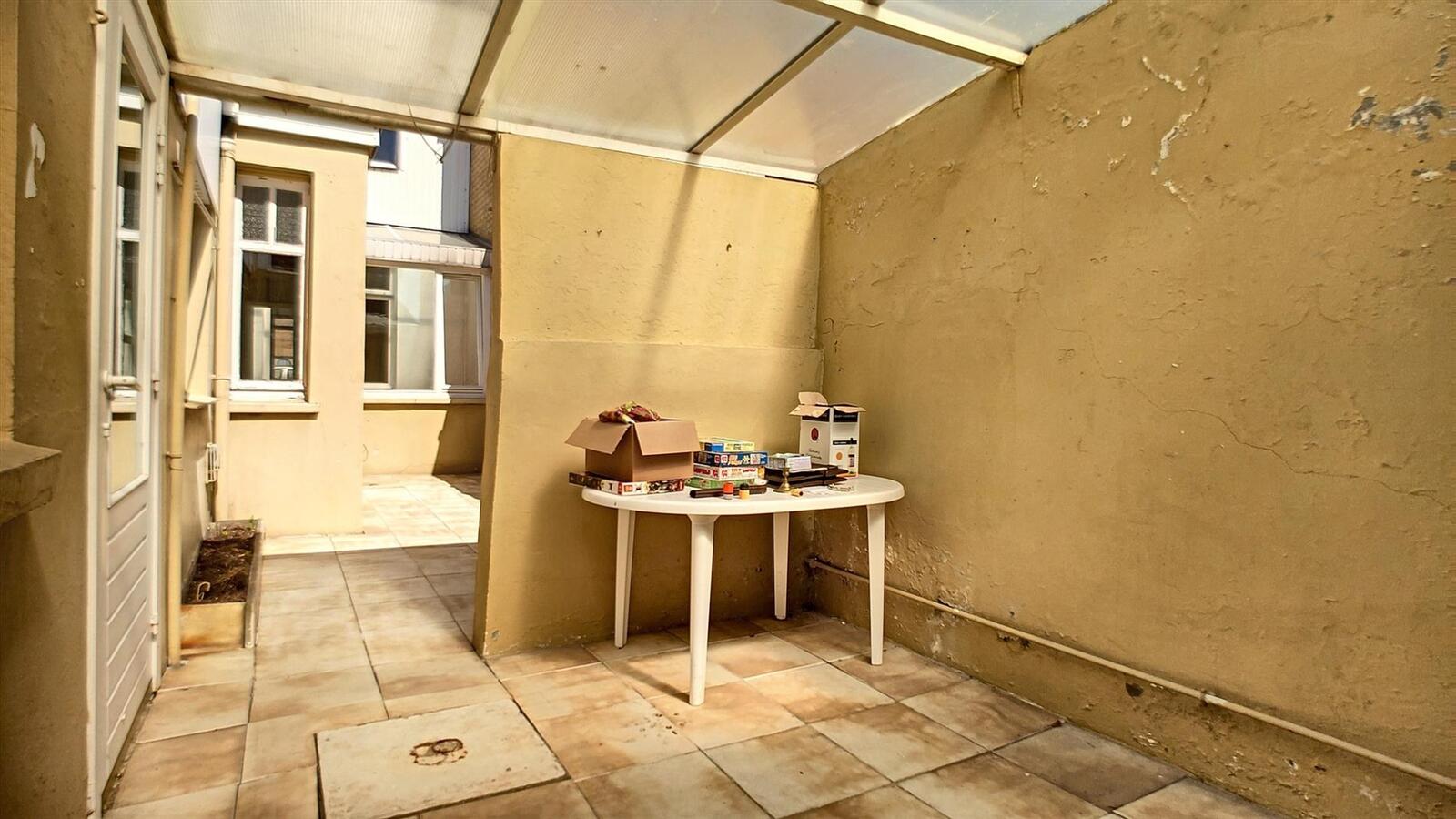 Te renoveren woning met dubbele garage en oprit- Zeebrugge 