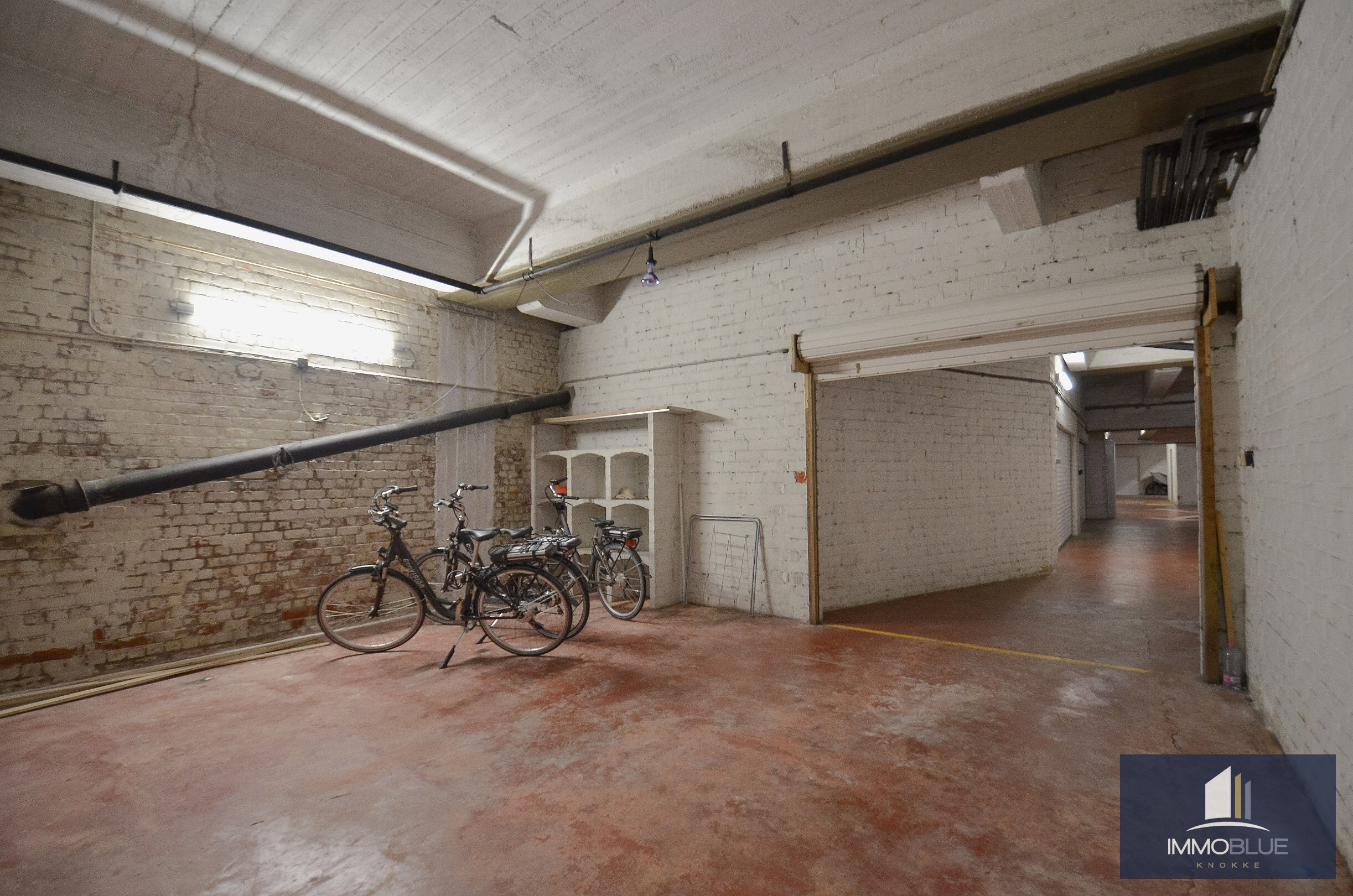 Ruime garagebox gelegen in de Elizabethlaan 