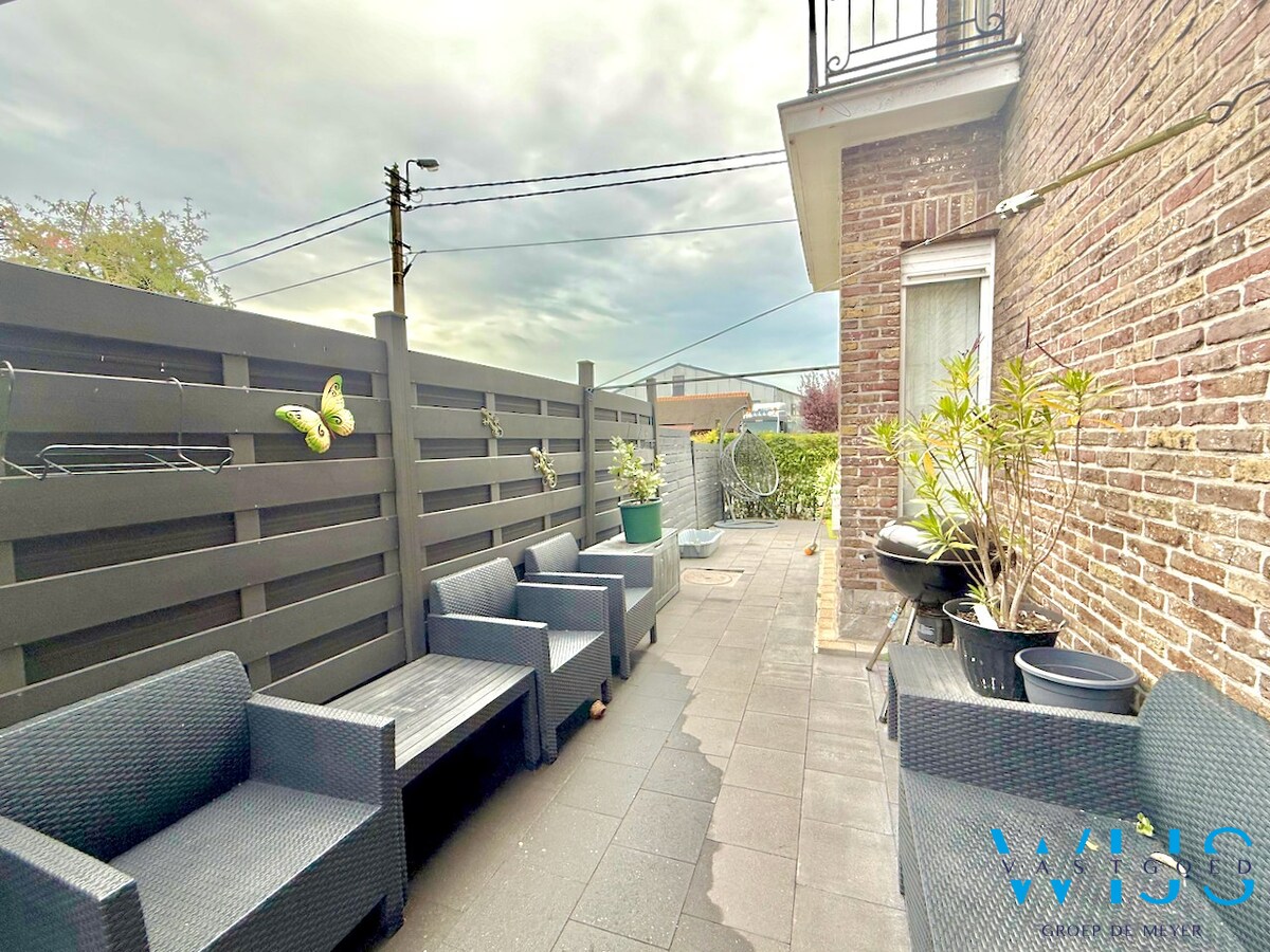 Woonhuis met loods te Sleidinge ! 