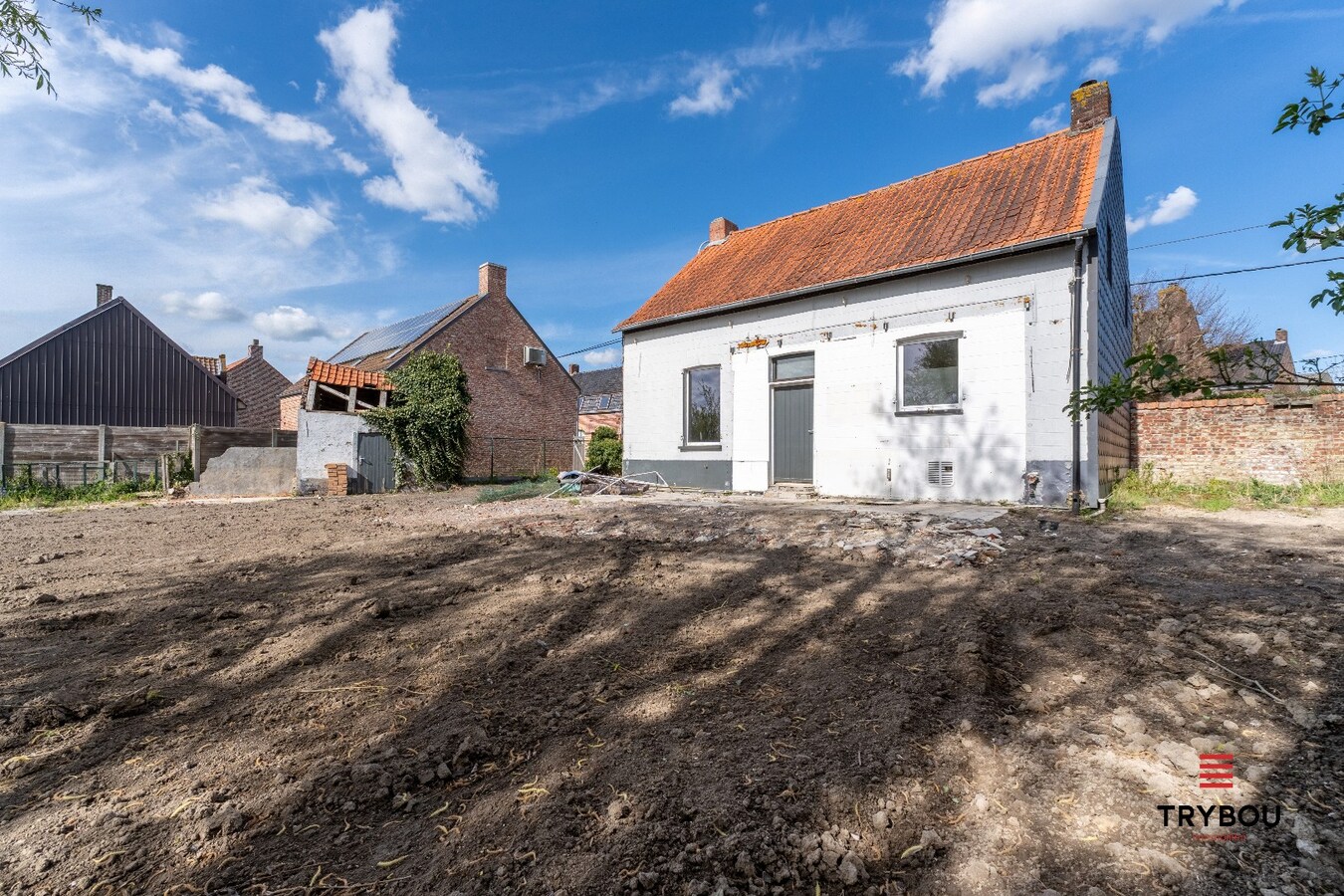 Te renoveren alleenstaande woning op een ruim perceel van 896m² in Houthulst 