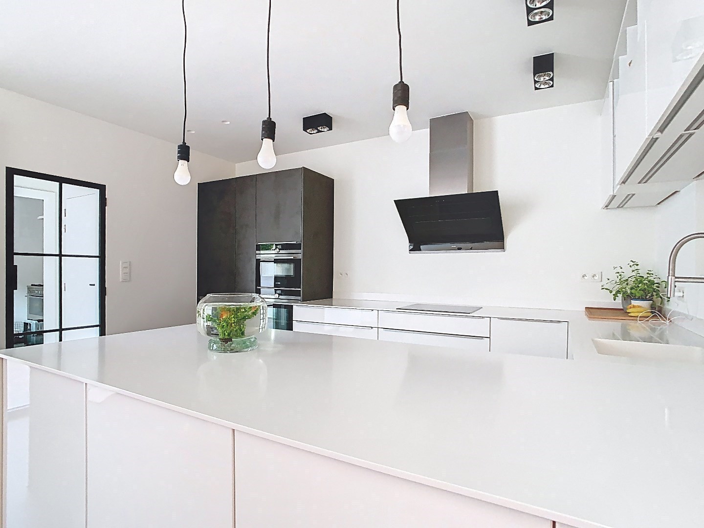 Mooie instapklare herenwoning nabij centrum Brasschaat met 4 slaapkamers 