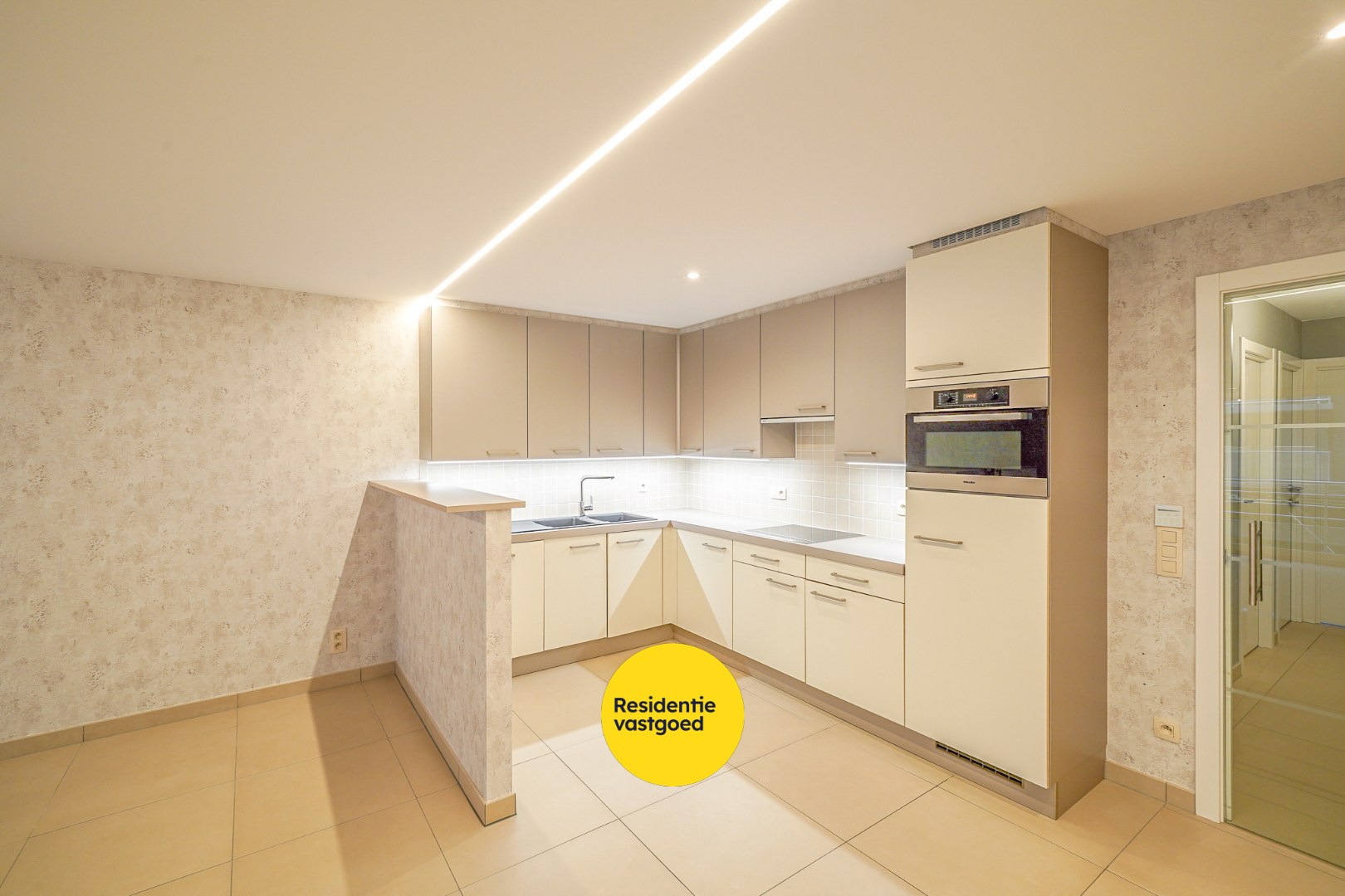 Instapklaar appartement met 2 terrassen te Mariakerke 