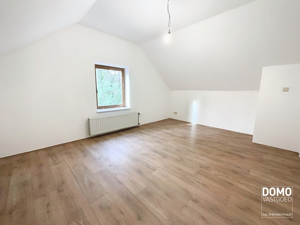 LANDELIJKE WONING MET 3 SLAAPKAMERS EN TUIN IN LUMMEN 