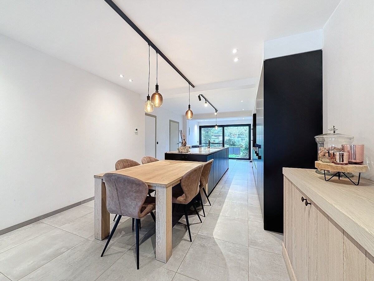 Instapklare HOB met garage en tuin centrum Zottegem 