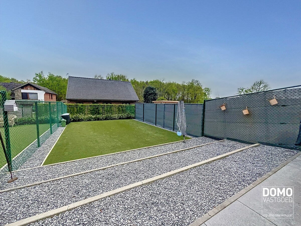 GELIJKVLOERS 1 SLAAPKAMER APPARTEMENT MET TUIN TE KERMT 