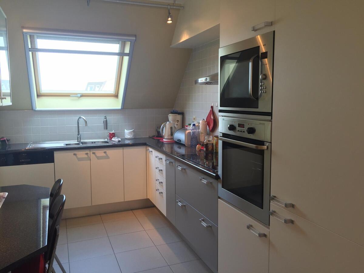 RECENT RUIM DUPLEX APPARTEMENT OP ZEER CENTRALE LIGGING TE BREDENE DUINEN 